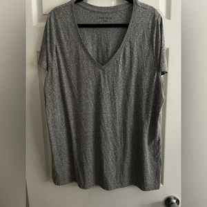 Ava & Viv grey vneck tshirt 2x